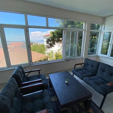 Bahceli Ve Goel Manzarali Ev Apartment *