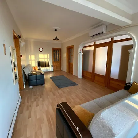 Bahceli Ve Goel Manzarali Ev Apartment