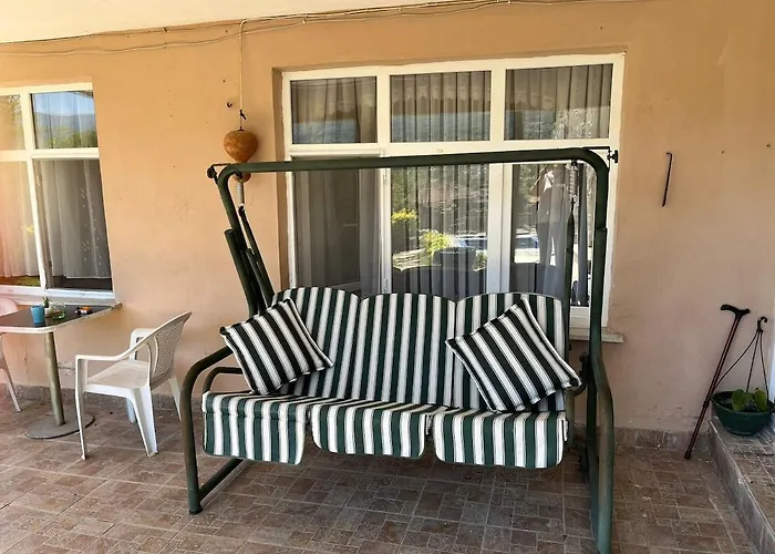 Appartement Bahçeli Ve Göl Manzaralı Ev