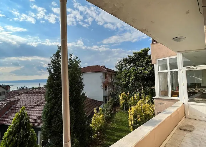 Appartement Bahçeli Ve Göl Manzaralı Ev Sapanca