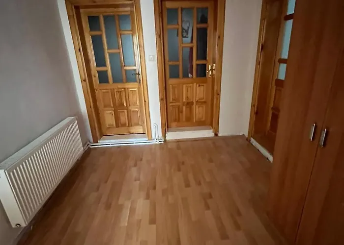 Bahçeli Ve Göl Manzaralı Ev Appartement